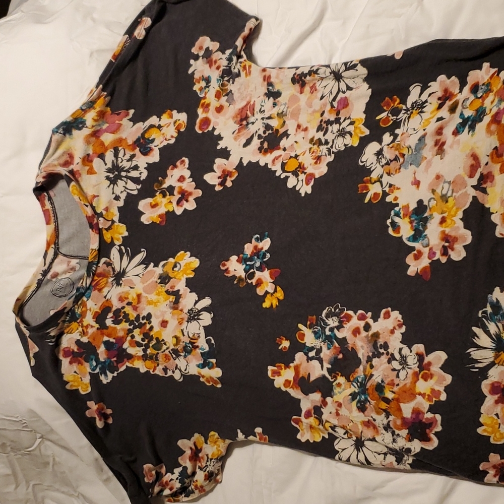 Adorable cold shoulder, floral top